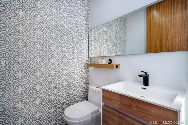 20824 NE 30th Place, Aventura, FL 33180