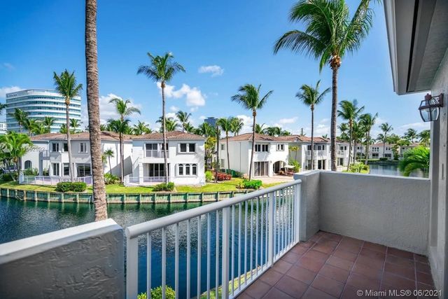 20824 NE 30th Place, Aventura, FL 33180