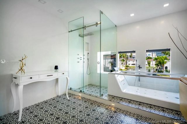 20824 NE 30th Place, Aventura, FL 33180