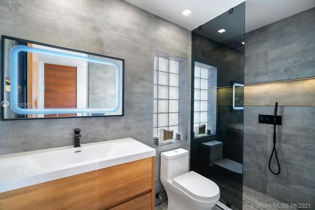 20824 NE 30th Place, Aventura, FL 33180