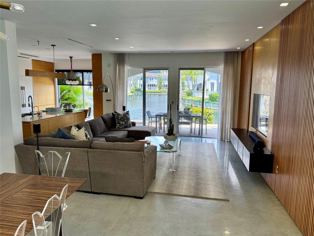 20824 NE 30th Place, Aventura, FL 33180