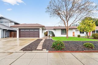 1059 Lakehurst Rd, Livermore, CA 94551