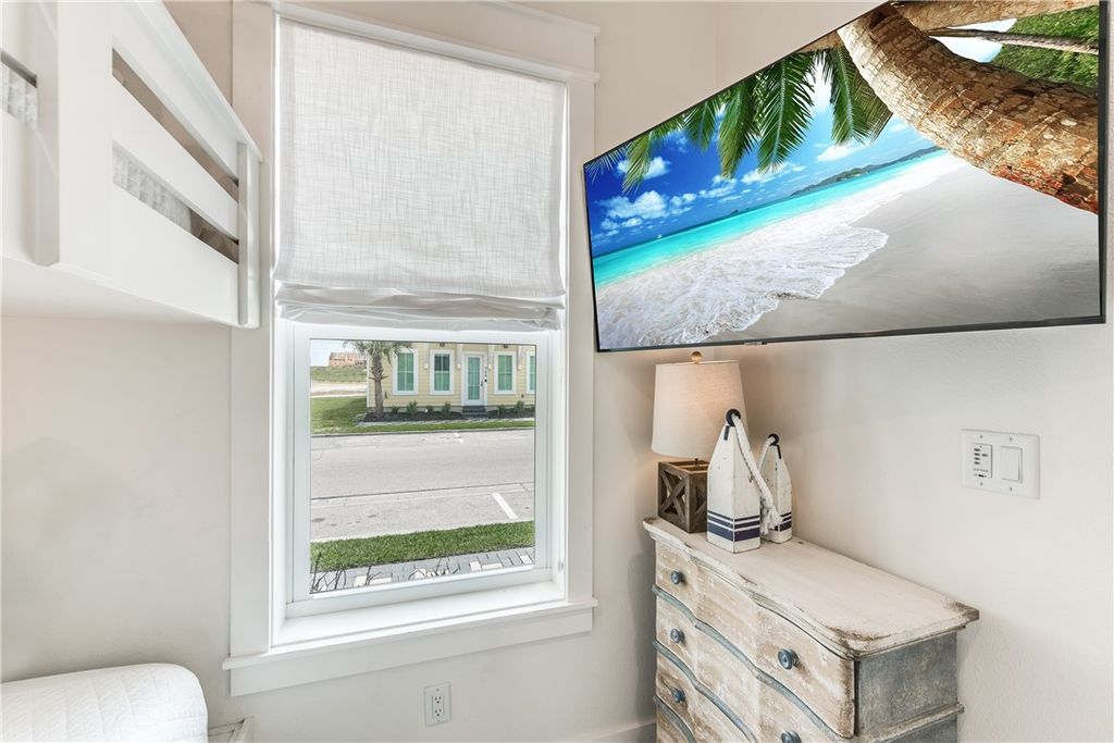 709 Sunrise Ave, Port Aransas, TX 78373 — photo 4