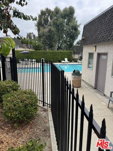 6511 Wystone Avenue 3, Reseda (los Angeles), CA 91335