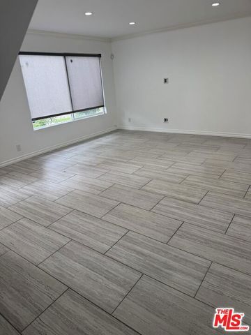 6511 Wystone Avenue 3, Reseda (los Angeles), CA 91335