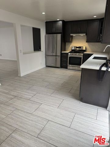 6511 Wystone Avenue 3, Reseda (los Angeles), CA 91335