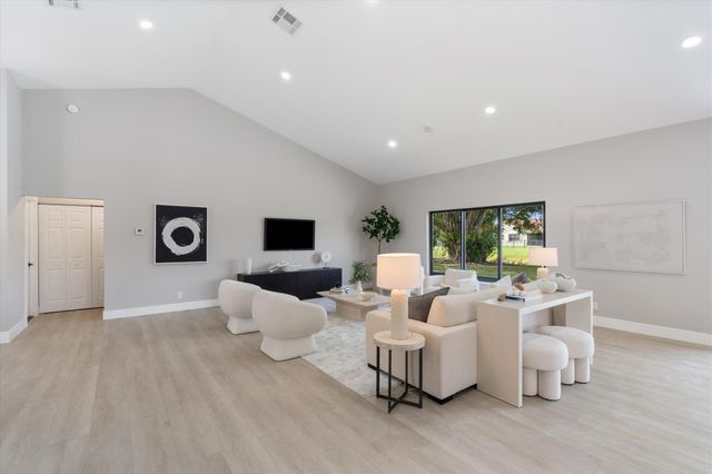 9471 Sun Pointe Drive, Boynton Beach, FL 33437