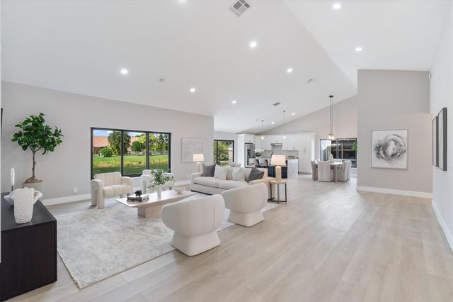 9471 Sun Pointe Drive, Boynton Beach, FL 33437
