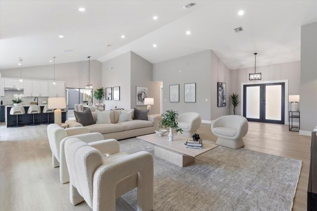 9471 Sun Pointe Drive, Boynton Beach, FL 33437