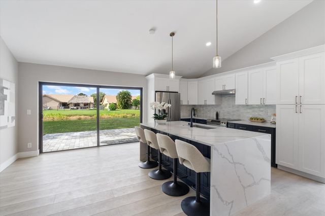 9471 Sun Pointe Drive, Boynton Beach, FL 33437