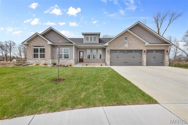 629 Glendale Drive, Troy, IL 62294