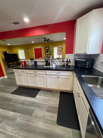 3740 26th Avenue, Sacramento, CA 95820