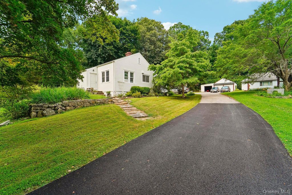 77 Baron De Hirsch Road, Crompond, NY 10517