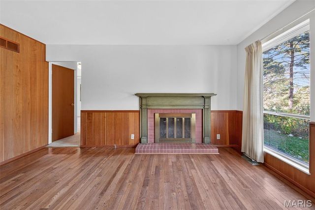 2175 Somerset Drive, St Louis, MO 63033