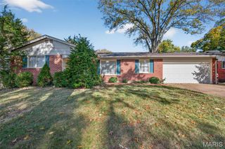 2175 Somerset Drive, St Louis, MO 63033