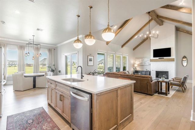 10028 Lacewood Drive, Edmond, OK 73025