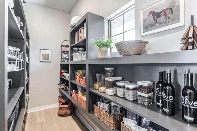 10028 Lacewood Drive, Edmond, OK 73025