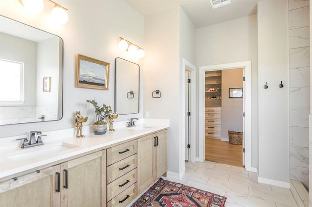 10028 Lacewood Drive, Edmond, OK 73025