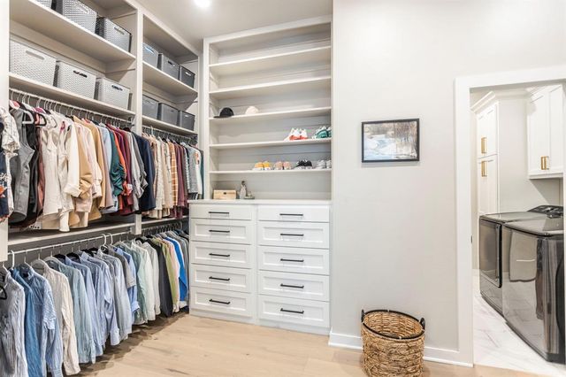 10028 Lacewood Drive, Edmond, OK 73025