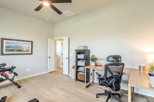 10028 Lacewood Drive, Edmond, OK 73025