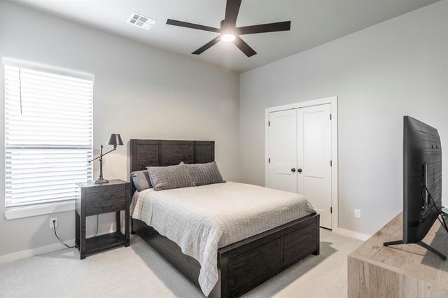 10028 Lacewood Drive, Edmond, OK 73025