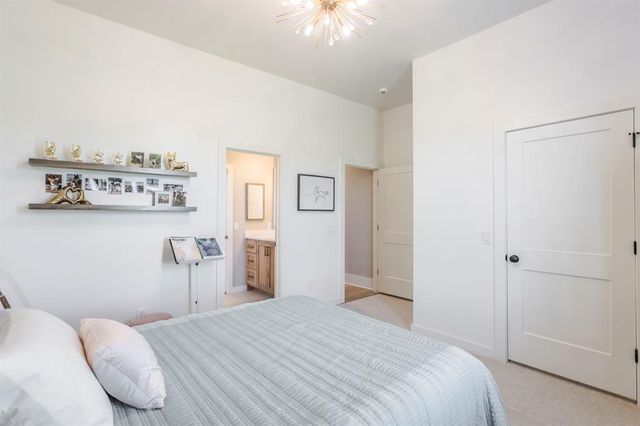 10028 Lacewood Drive, Edmond, OK 73025