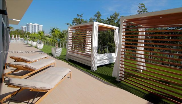 16385 Biscayne Boulevard 1418, North Miami Beach, FL 33160