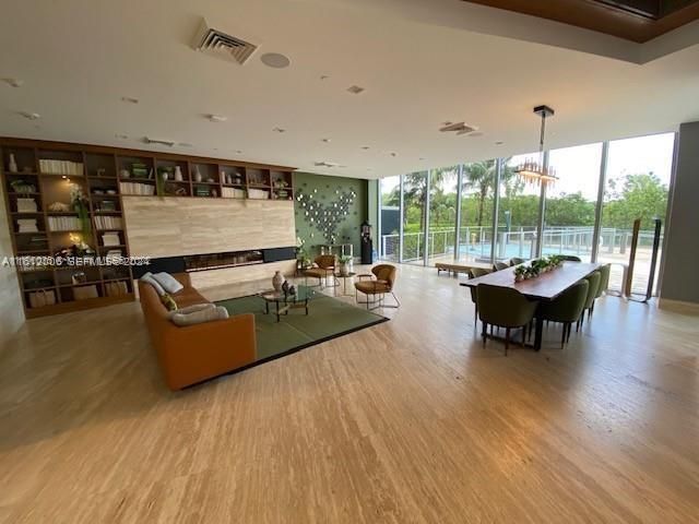 16385 Biscayne Boulevard 1418, North Miami Beach, FL 33160