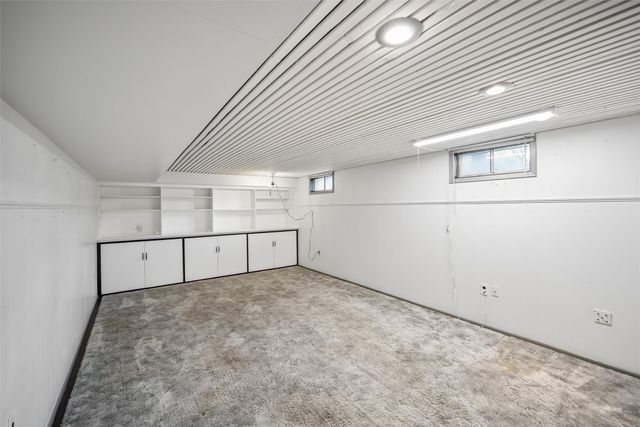 209 36th Street, West Des Moines, IA 50265