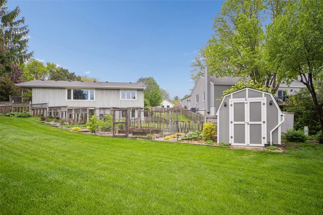 209 36th Street, West Des Moines, IA 50265