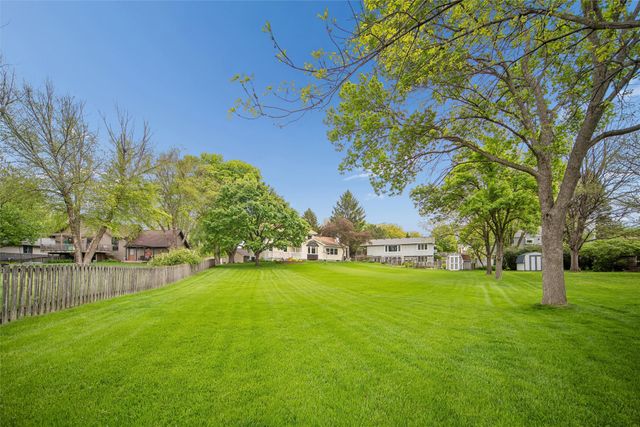 209 36th Street, West Des Moines, IA 50265