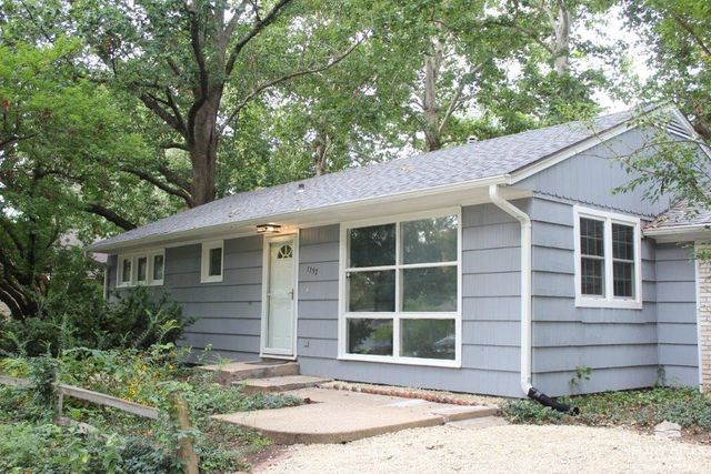 1137 Meadowbrook Lane, Manhattan, KS 66503