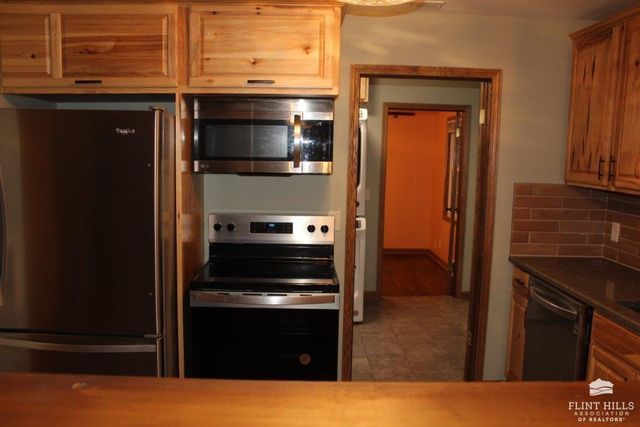 1137 Meadowbrook Lane, Manhattan, KS 66503