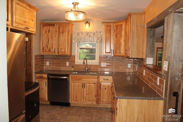 1137 Meadowbrook Lane, Manhattan, KS 66503