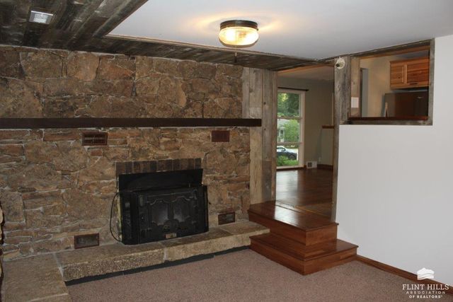 1137 Meadowbrook Lane, Manhattan, KS 66503