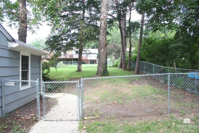 1137 Meadowbrook Lane, Manhattan, KS 66503
