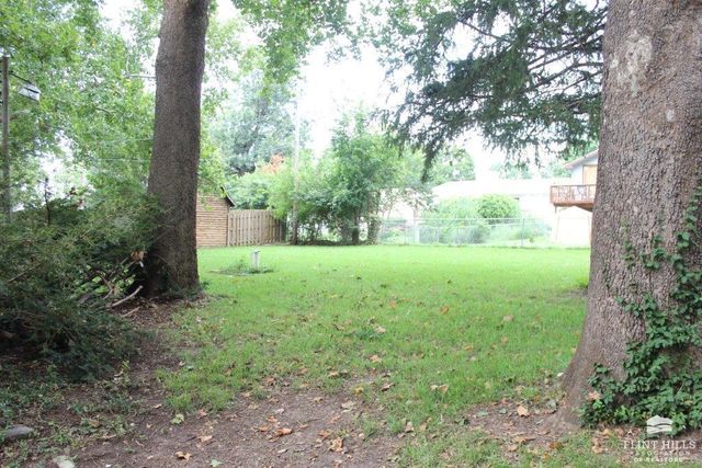 1137 Meadowbrook Lane, Manhattan, KS 66503