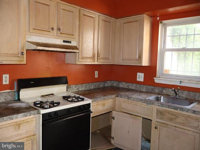 4023 GREEN ST, Philadelphia, PA 19104