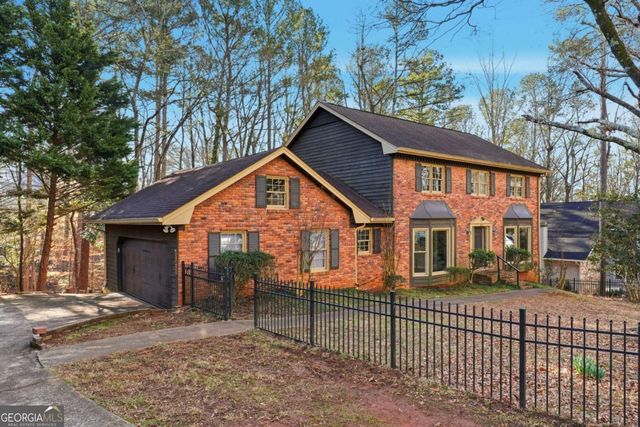 600 Branch Valley Court, Roswell, GA 30076