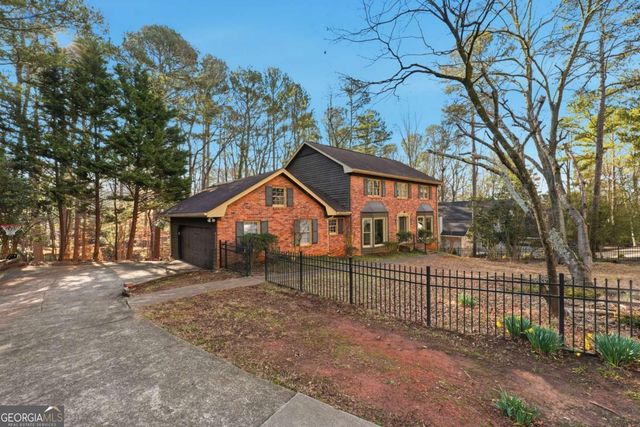 600 Branch Valley Court, Roswell, GA 30076