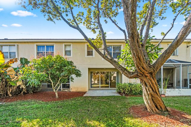 9819 Lago Drive, Boynton Beach, FL 33472