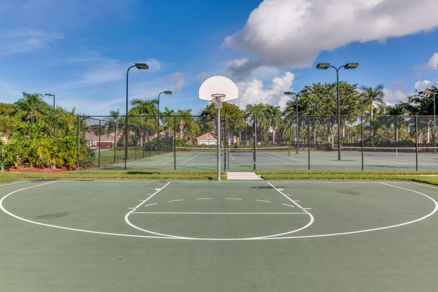 9819 Lago Drive, Boynton Beach, FL 33472