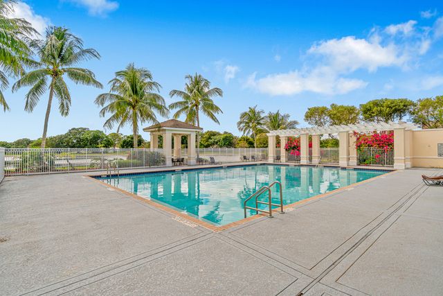 9819 Lago Drive, Boynton Beach, FL 33472