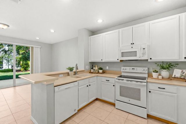 9819 Lago Drive, Boynton Beach, FL 33472