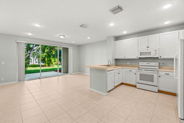 9819 Lago Drive, Boynton Beach, FL 33472