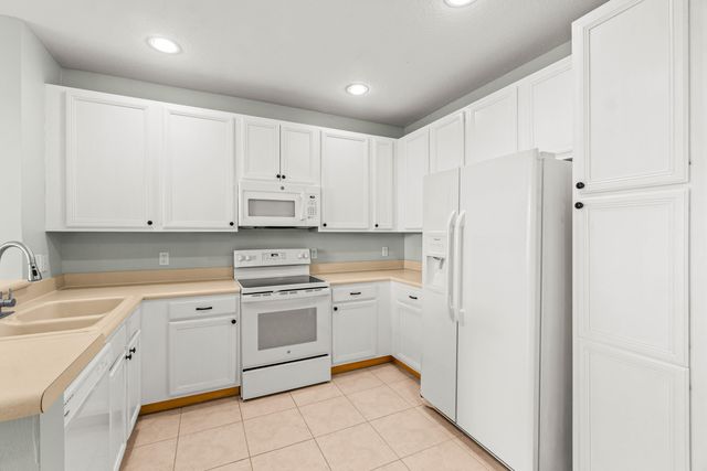 9819 Lago Drive, Boynton Beach, FL 33472