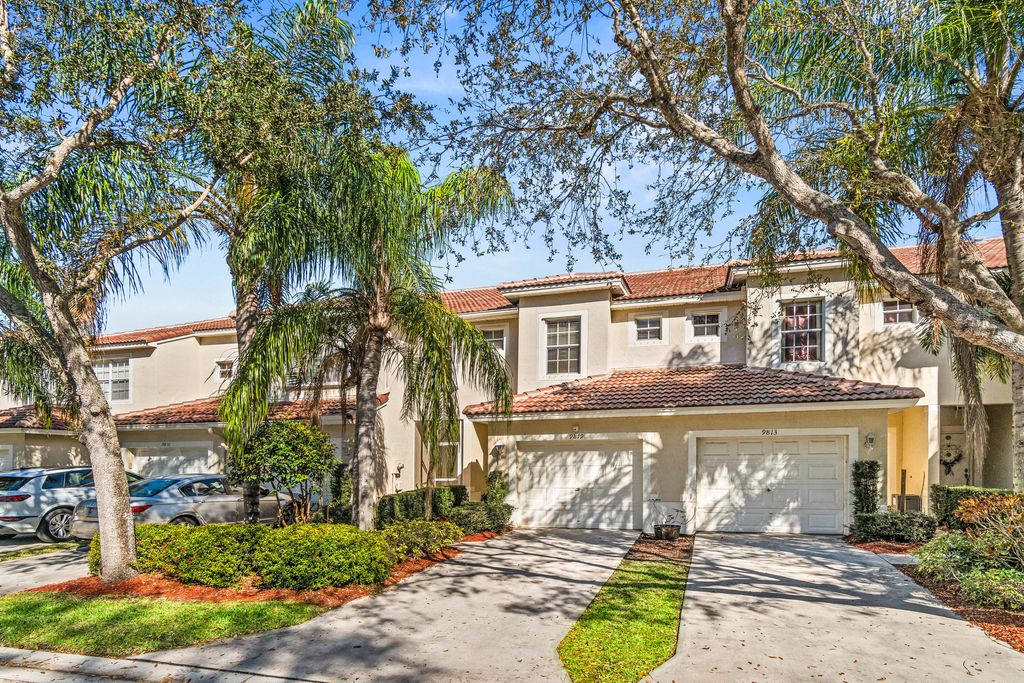 9819 Lago Drive, Boynton Beach, FL 33472