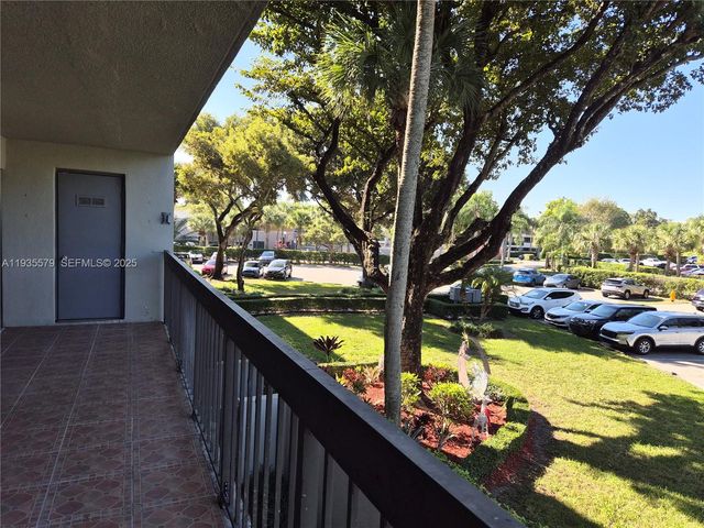 8811 SW 132nd Pl 203CW, Miami, FL 33186