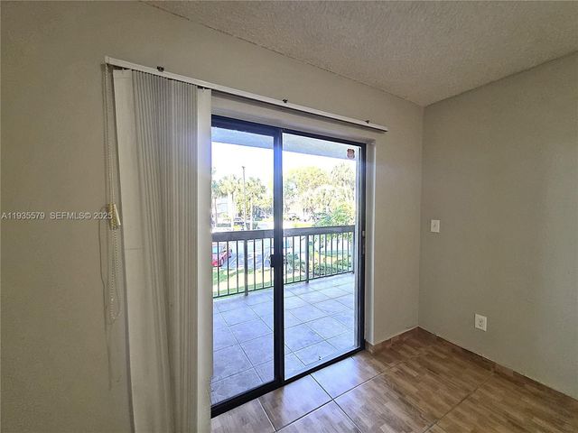 8811 SW 132nd Pl 203CW, Miami, FL 33186