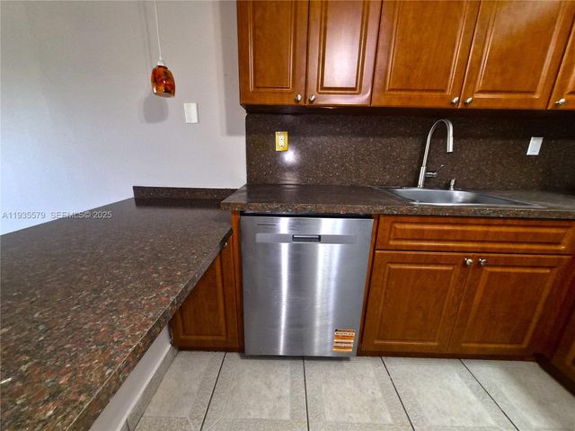 8811 SW 132nd Pl 203CW, Miami, FL 33186